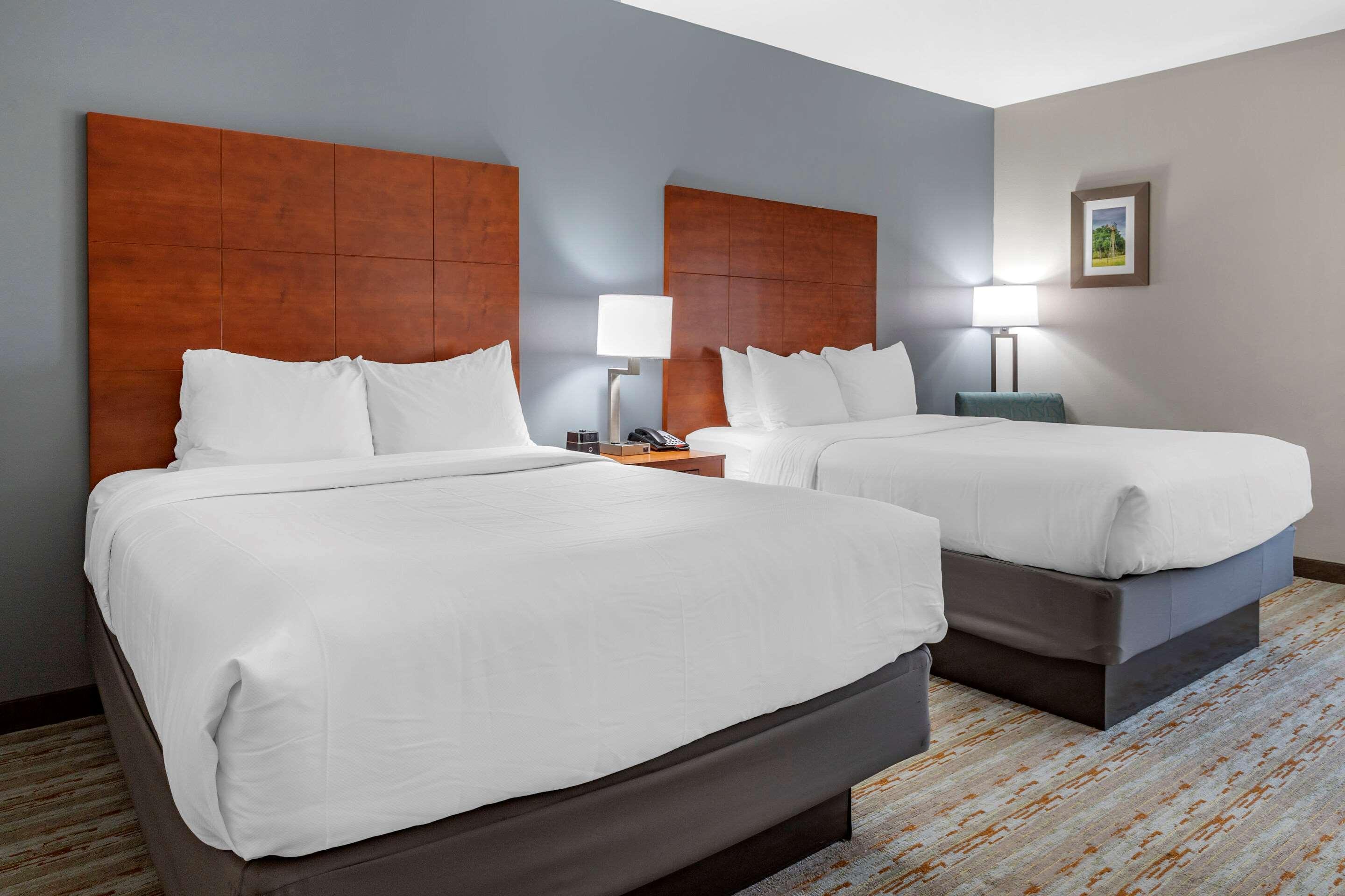 Comfort Inn & Suites Кливленд Экстерьер фото