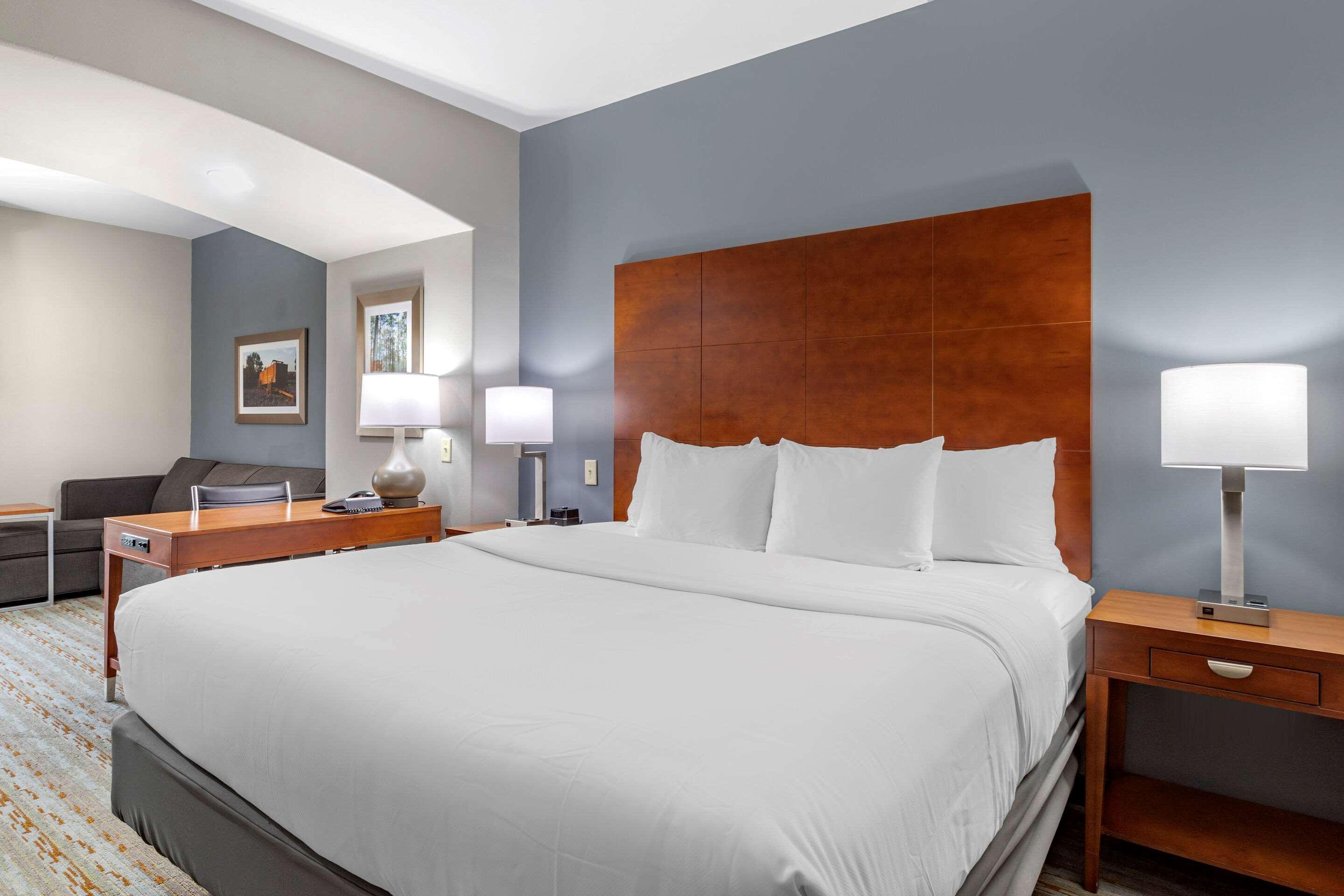 Comfort Inn & Suites Кливленд Экстерьер фото