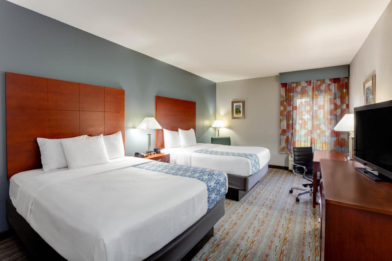 Comfort Inn & Suites Кливленд Экстерьер фото