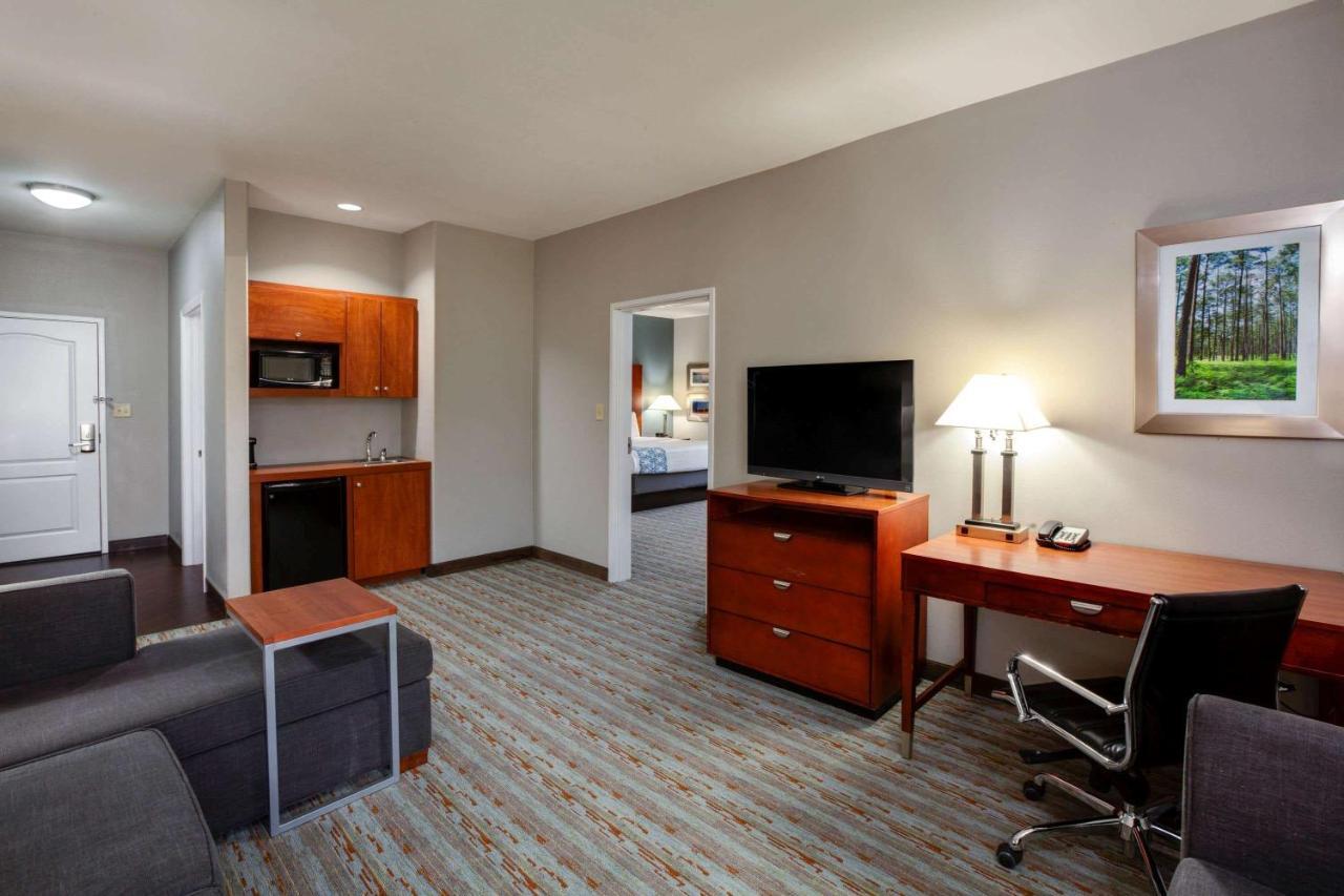 Comfort Inn & Suites Кливленд Экстерьер фото